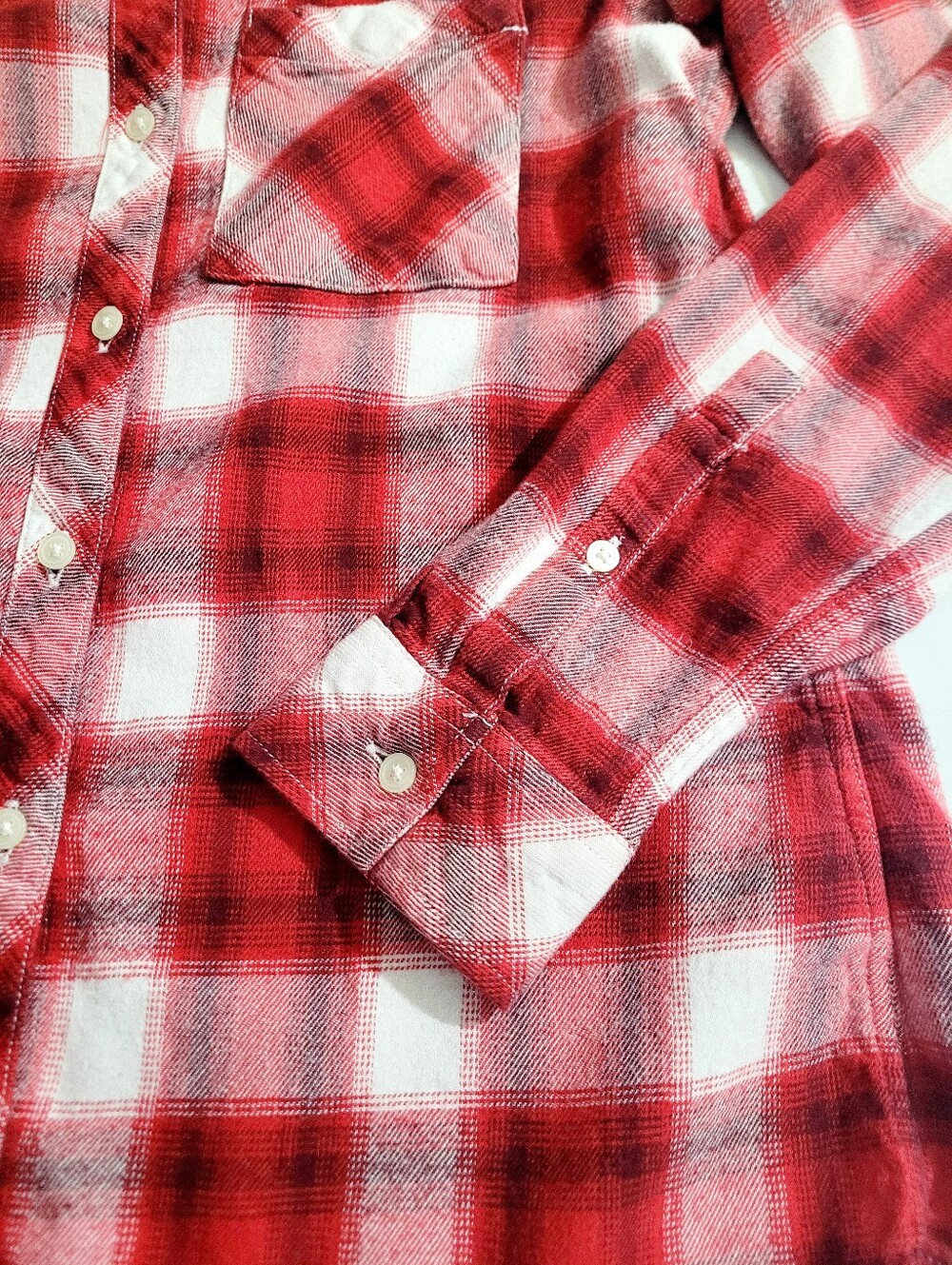GAP Red Plaid Flannel Shirt Size Medium Woman Button Front Casual Top Flannel - Picture 11 of 11